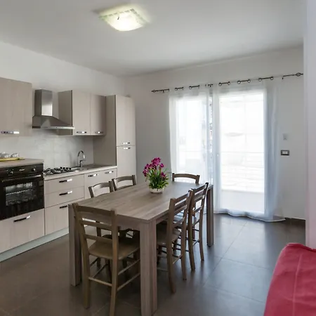 Lägenhetshotell Spuma Di Mare