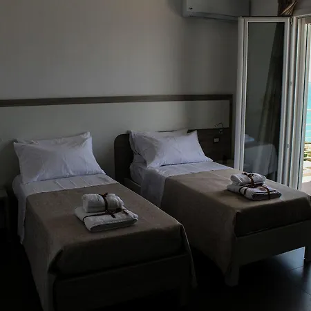 Hotel apartamentowy Spuma Di Mare