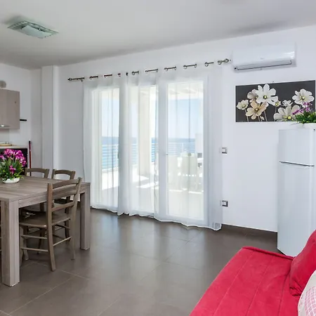Lejlighedshotel Spuma Di Mare 3*