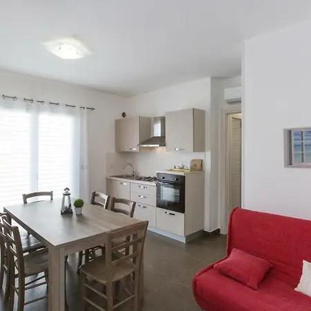 アパートホテル Spuma Di Mare 3*