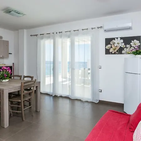 Ξενοδοχείο με διαμερίσματα Spuma Di Mare 3*